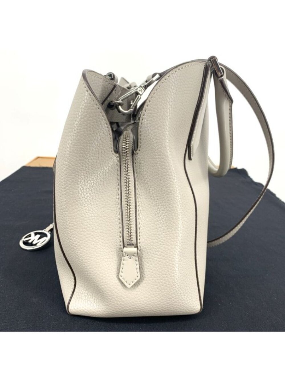 Michael Kors Hayes Grey Genuine Pebble Leather Large Satchel Crossbody Bag 13" - Picture 2 of 8